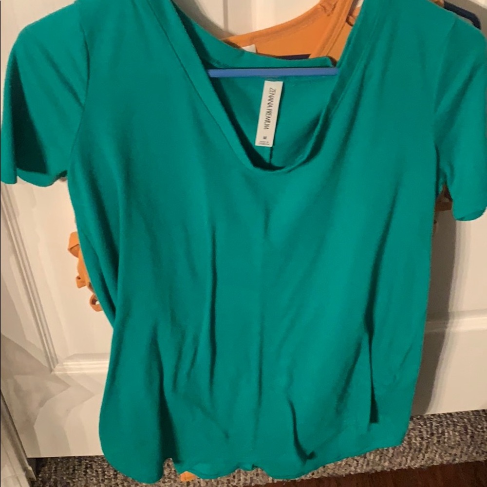2 tunics - Picture 2 of 2